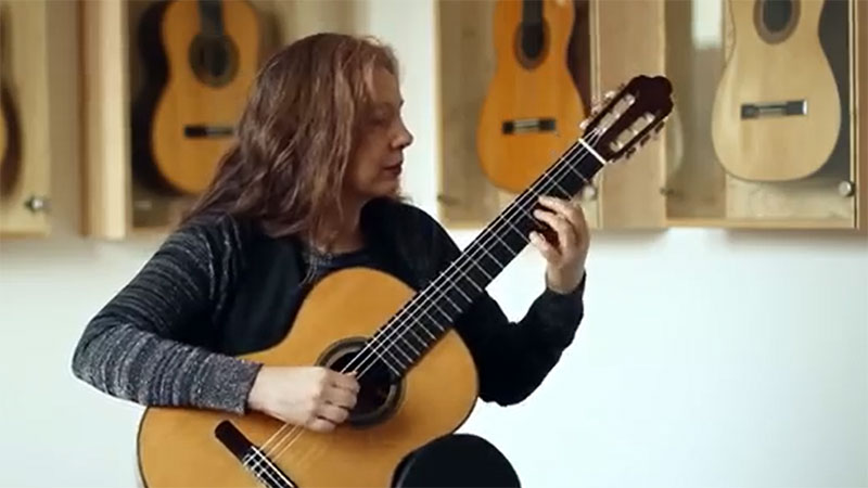 Prelude No.5 by Heitor Villa-Lobos.Performed by Nora Buschmann